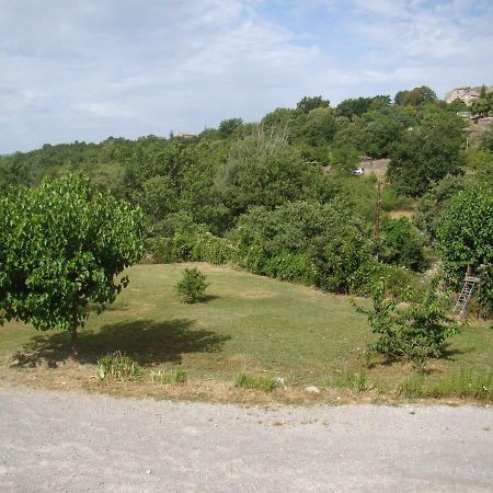 Appartement / Gite Les Papillons Lablachère Exterior foto